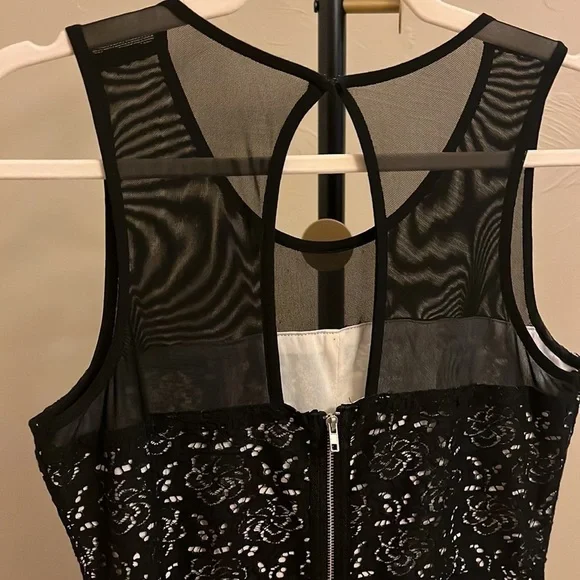 🛍️Forever 21 Black Lace Overlay Dress Size Small - Picture 4 of 9